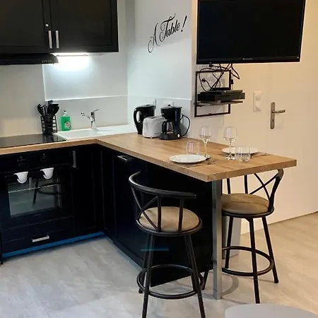 Centre -001 Apartment *